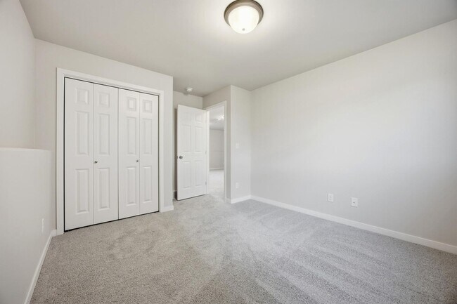 Building Photo - 6713 Samuel Dr