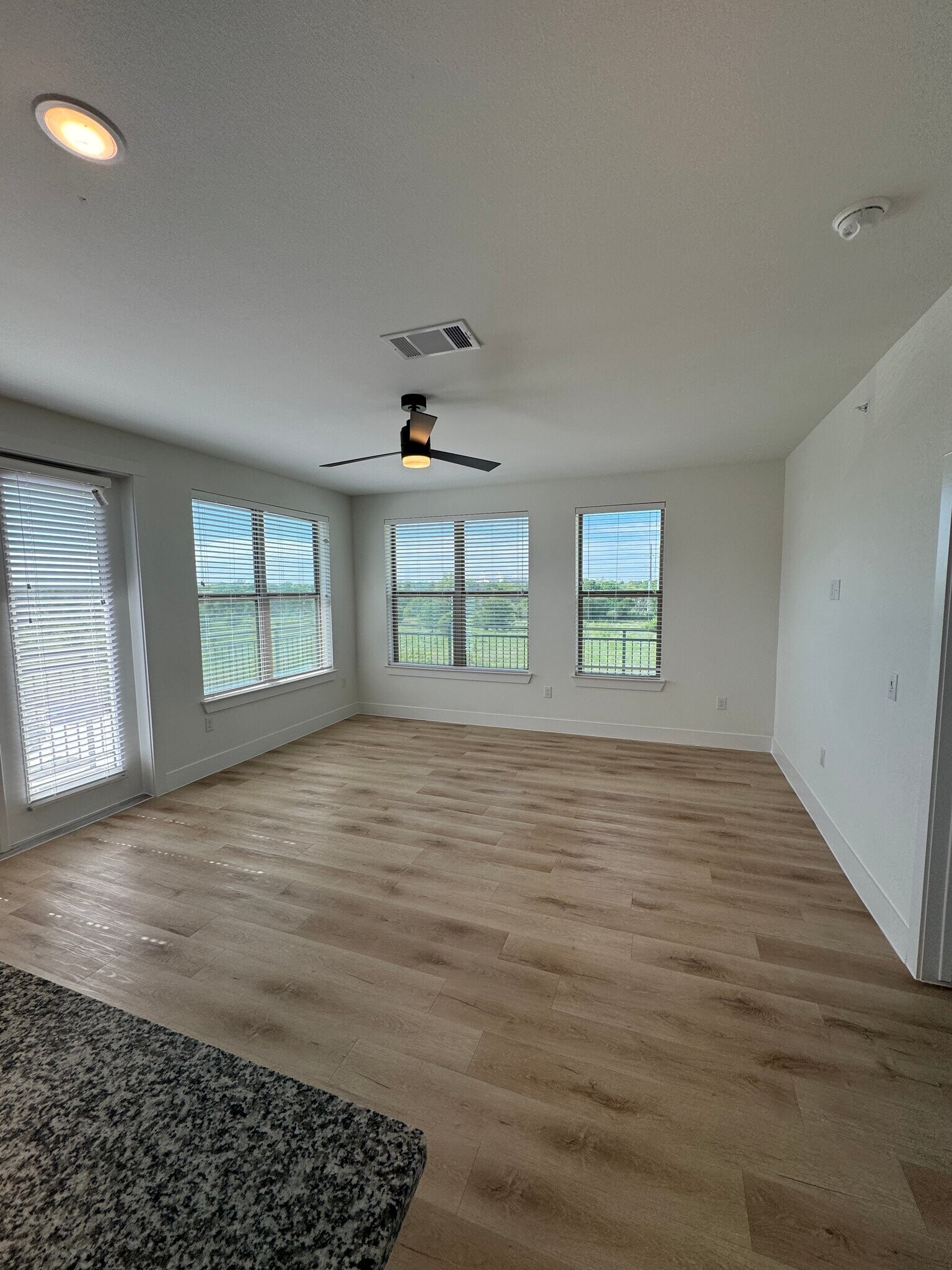 Building Photo - 2343 Portman Ave