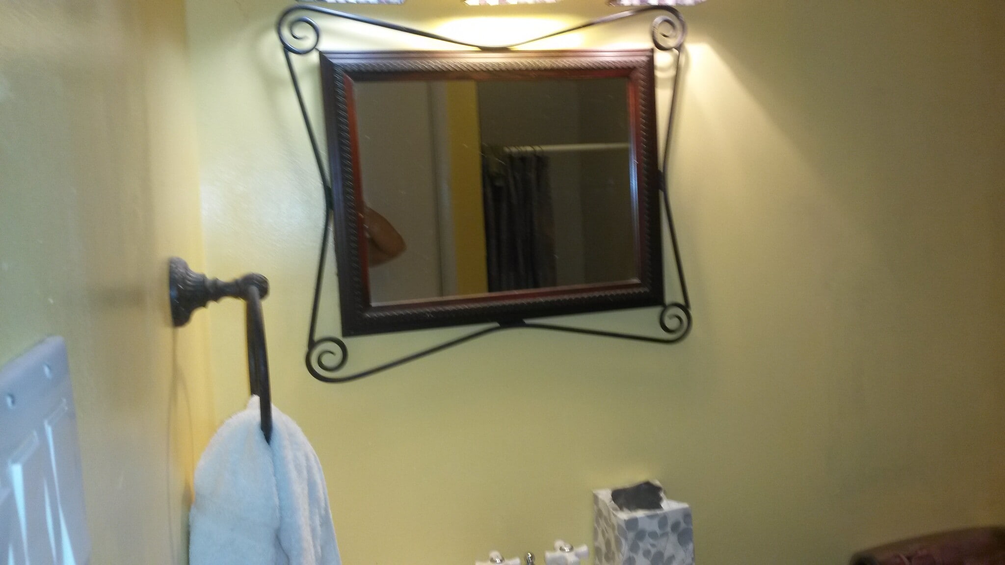 Building Photo - 702 Plum St SW