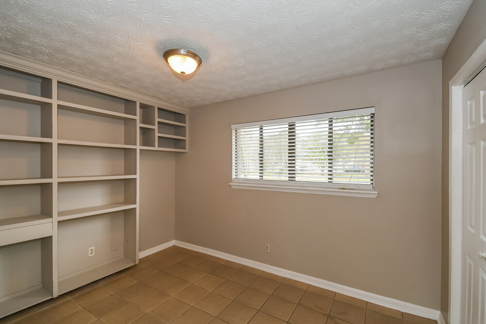 Building Photo - 3610 N Ride Dr
