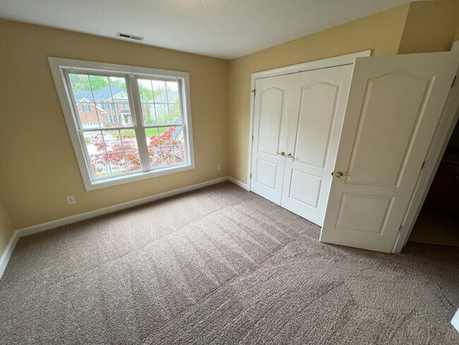 Building Photo - 1006 Goldenview Ct