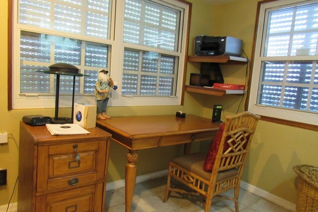 Building Photo - AVAILABLE NOW!! Furnished 2 bed/2 bath Home with Pool and on Canal
