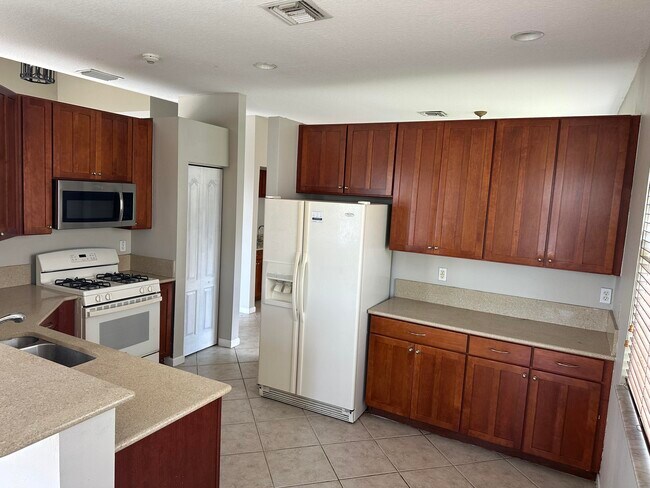 Building Photo - 127 Lancaster Way