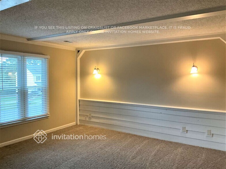 Building Photo - 1212 Summit Chase Dr SW