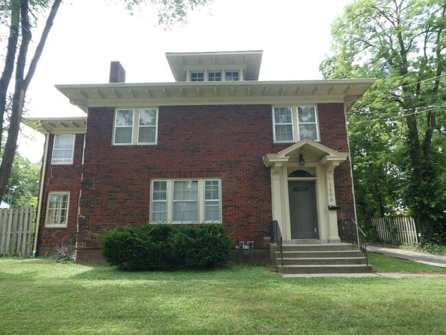 Primary Photo - Beautiful 4 bedroom house in East Campus