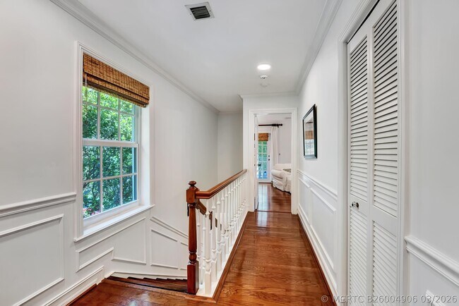 Building Photo - 306 N Swinton Ave