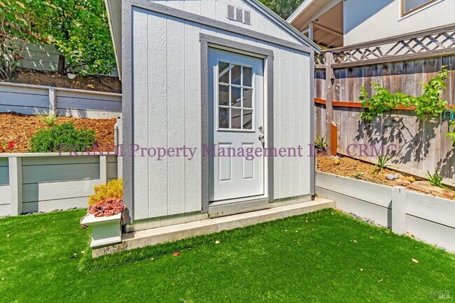 Building Photo - San Rafael View Home with Modern Upgrades!