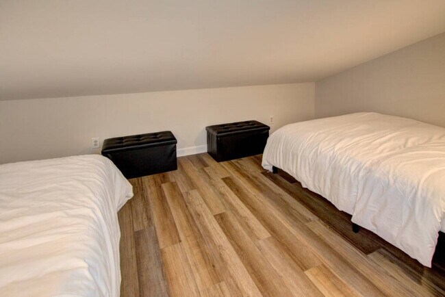 Building Photo - 16920 Landover Rd