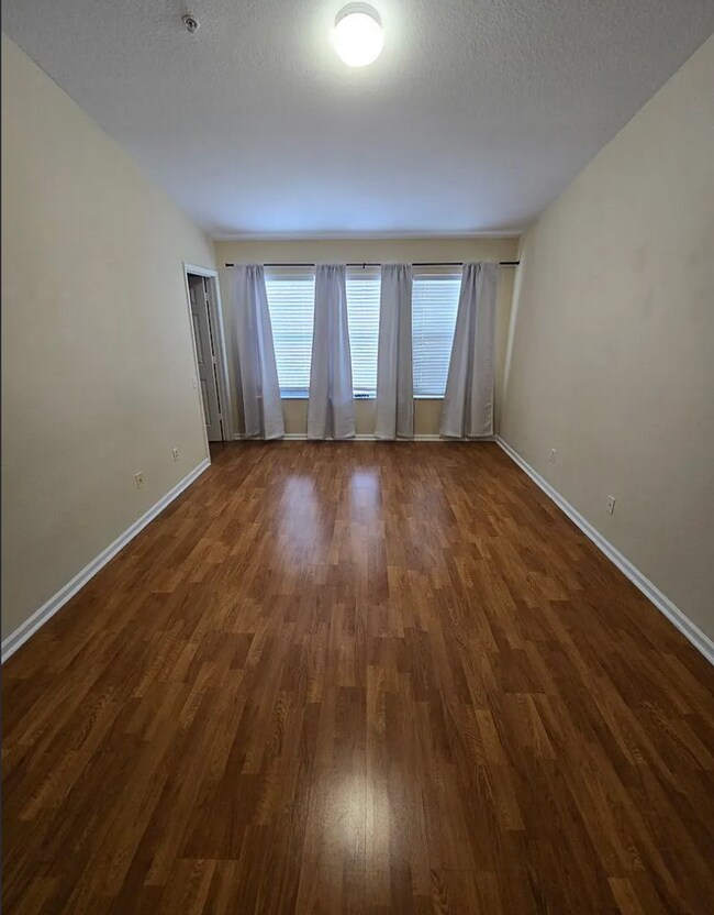 Building Photo - Lakefront Townhome in MetroWest