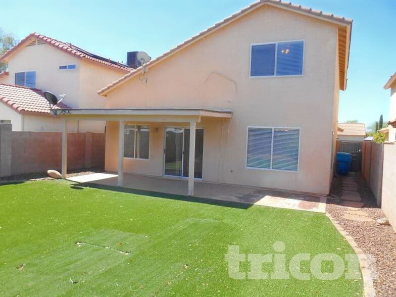 Building Photo - 1116 W Villa Maria Dr