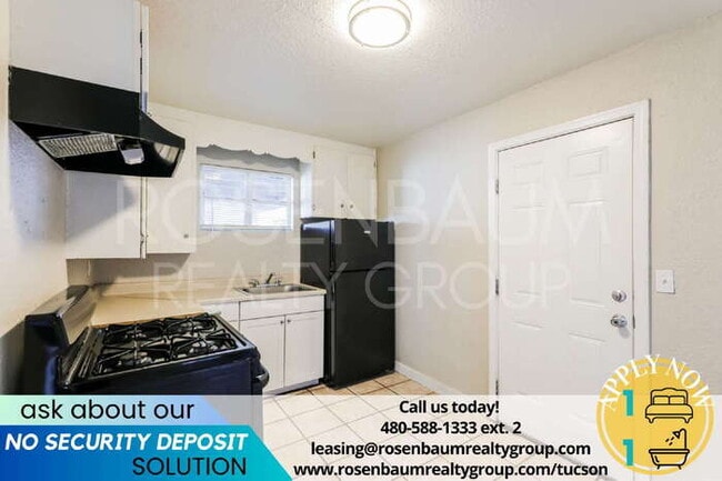 Building Photo - 302 W Flores St