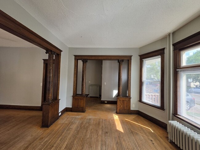 Building Photo - 1414 Golden Valley Rd