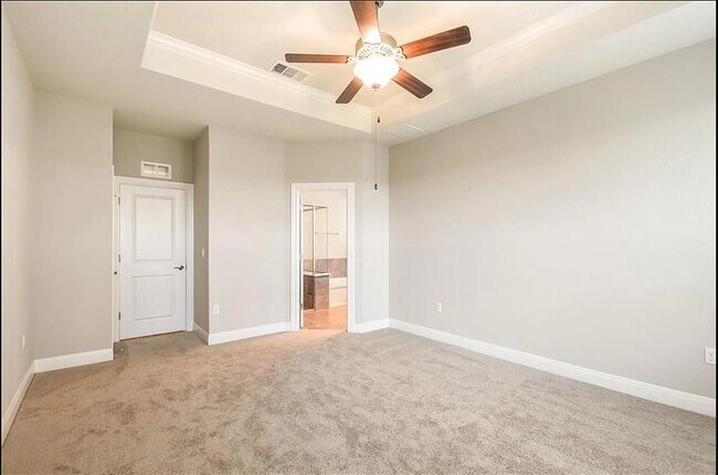 Building Photo - 9907 Quercia Dr