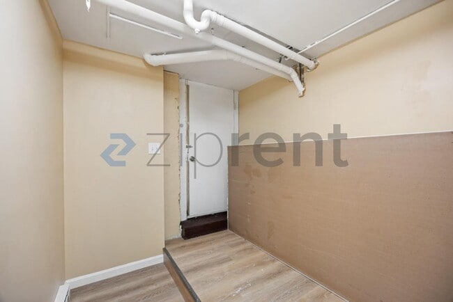 Building Photo - 3 Watson Ave