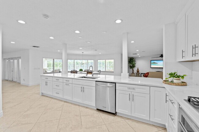 Building Photo - 7447 NW 82nd Terrace