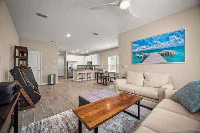 Building Photo - 1255 Beach Dune Dr