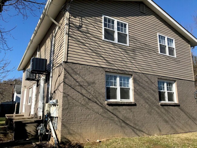 Building Photo - 317 Gilman Ave