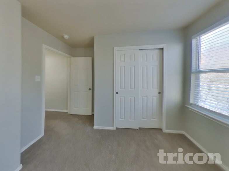 Building Photo - 18521 Mammoth Cave Blvd