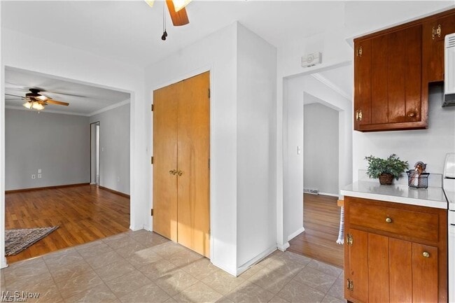 Building Photo - 9993 Hawley Dr