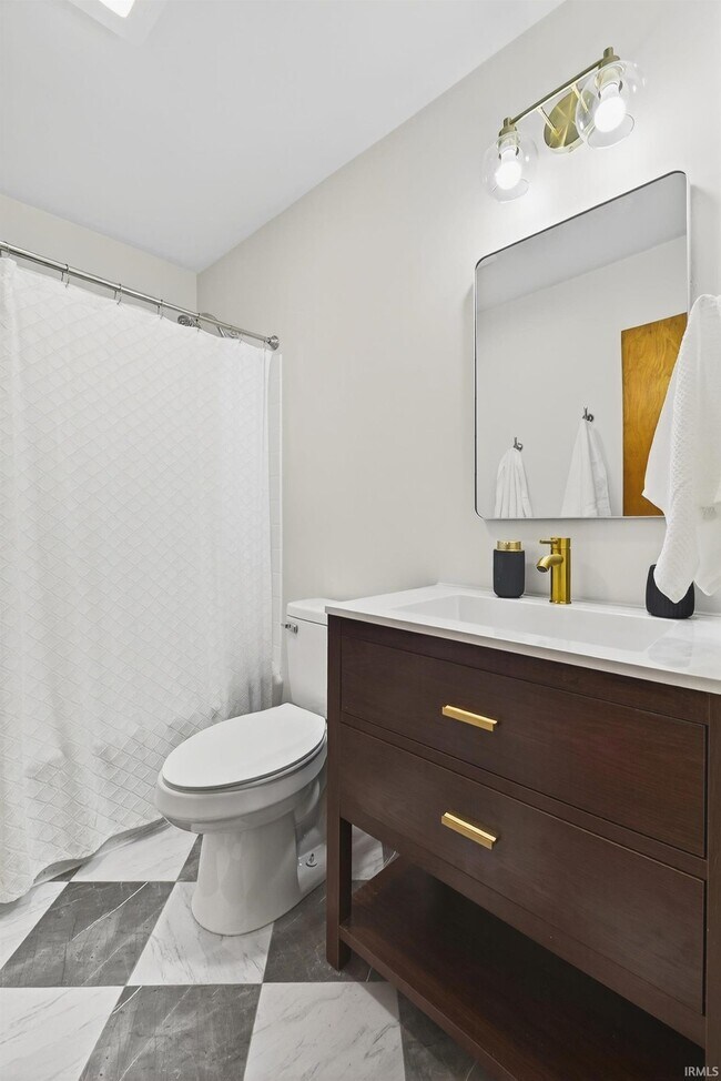 Building Photo - 201 W Church Ln