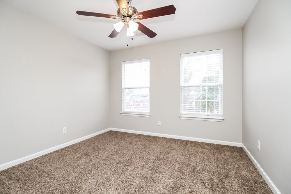Building Photo - 214 Briarcotes Cir