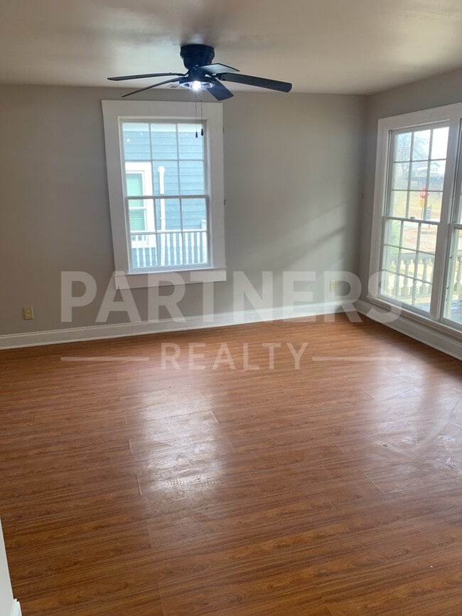 Building Photo - 121 Hanrick St