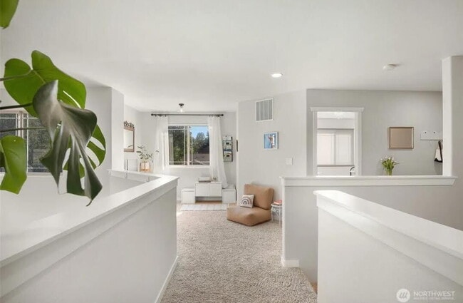 Building Photo - Spacious 4-Bedroom Gem with Fully Fenced Y...