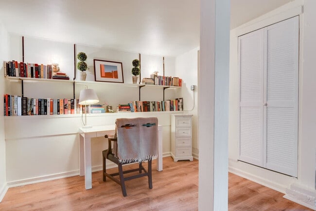 Building Photo - 2424 Gough St