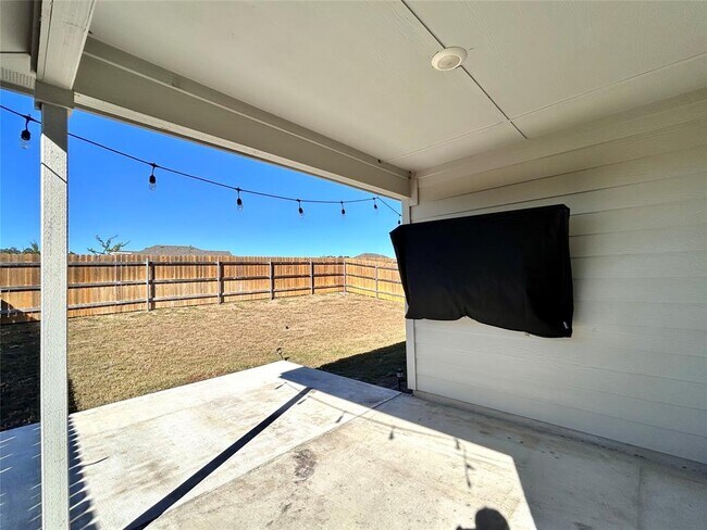 Building Photo - 321 Coda Xing