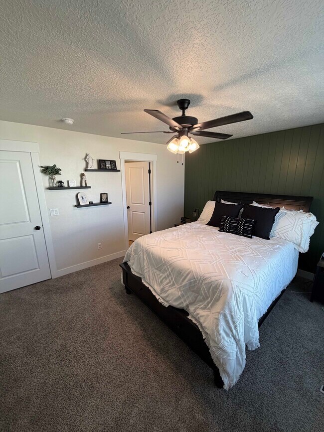 Building Photo - 1162 N 550 W