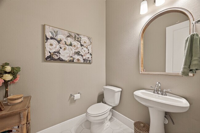 Building Photo - 3606 Canyon Dr