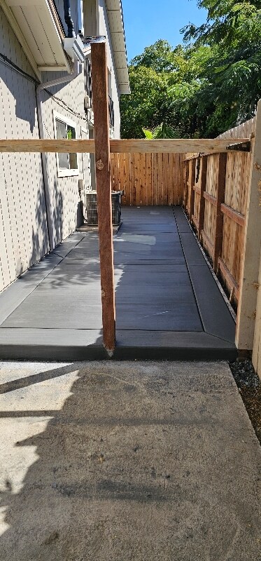 Building Photo - 2540 Antoine Ct