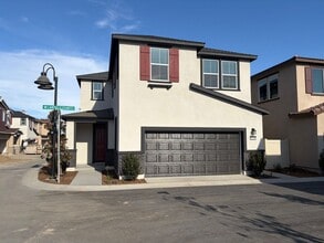 Building Photo - 40100 Campos Elegantes