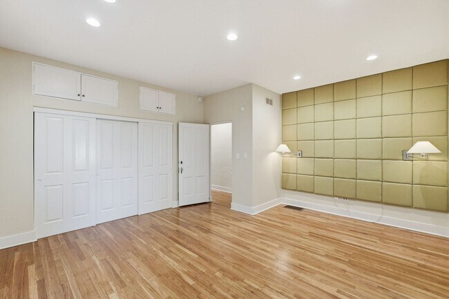 Building Photo - Elegant 3-Bedroom Home in Historic Tucson