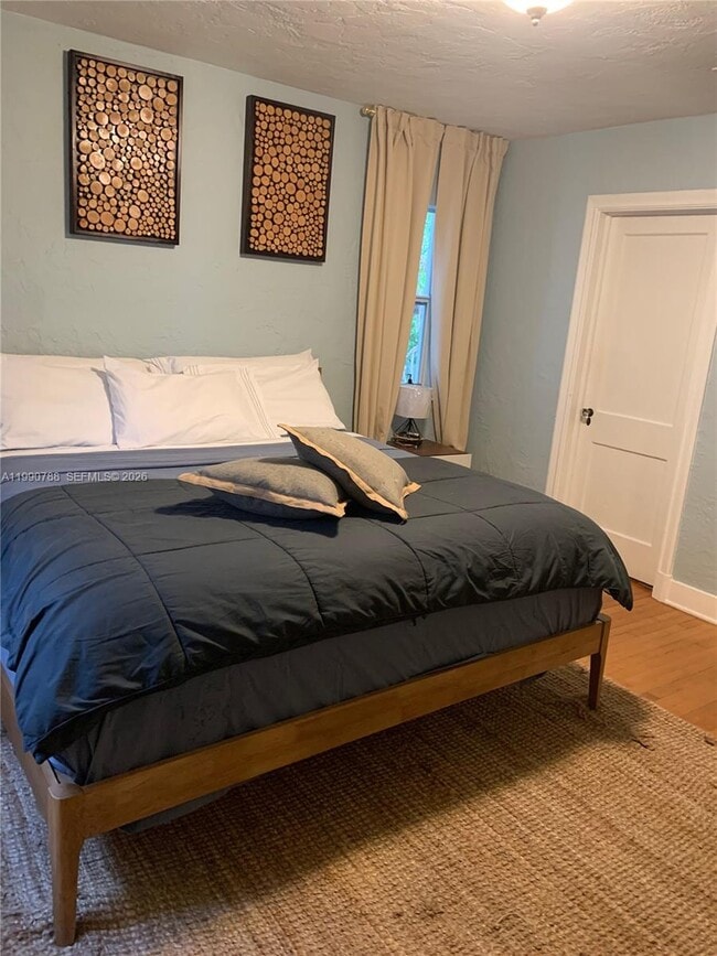 Building Photo - 329 W 28th St