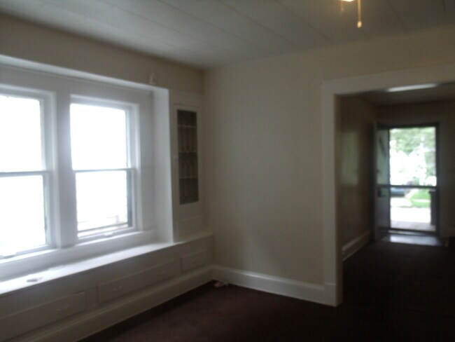 Building Photo - 1909 Treadway Ave