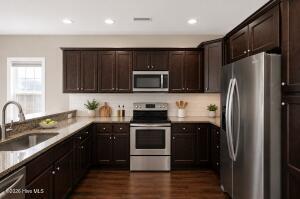 Building Photo - 2831 Country Club Dr
