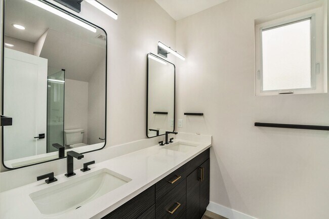 Building Photo - Back Duplex in Denver's Jefferson Park Neighborhood