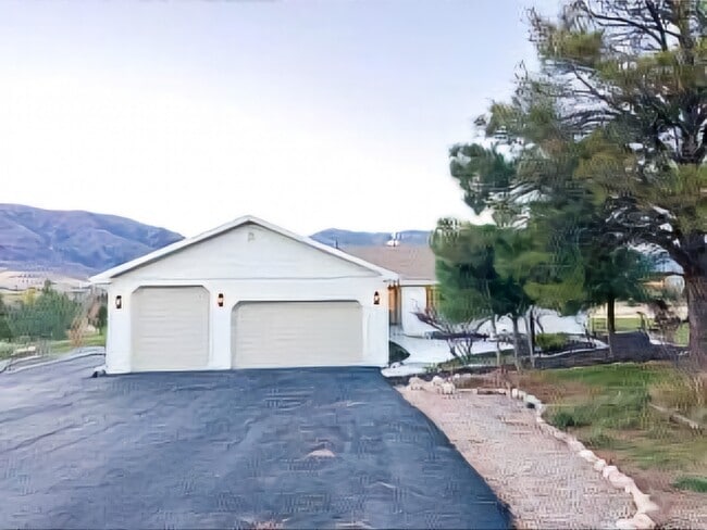 Building Photo - 3425 Fuller Dr