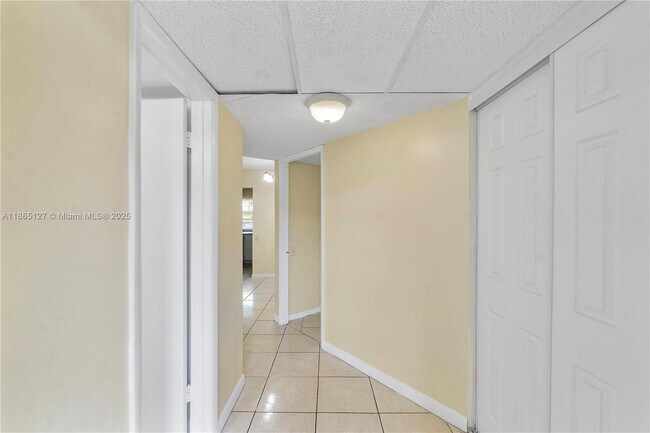Building Photo - 9091 Lime Bay Blvd