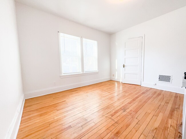 Building Photo - 1632 Jefferson St