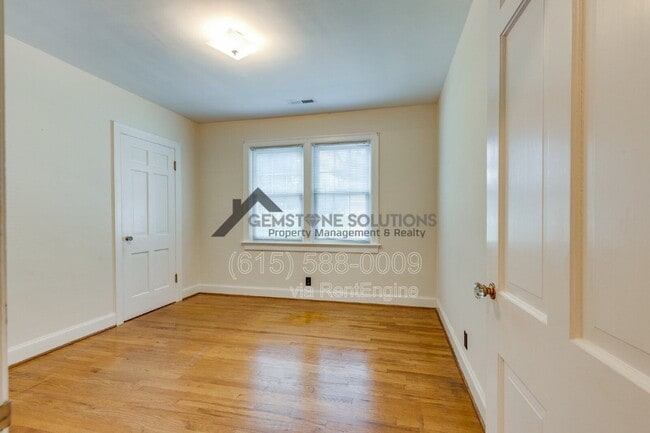 Building Photo - 715 Hillsboro Rd