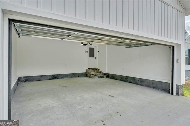 Building Photo - 110 Ryan St