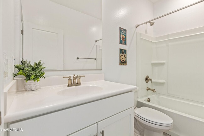 Building Photo - 40354 W Sunland Dr