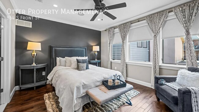 Building Photo - 854 S Front St