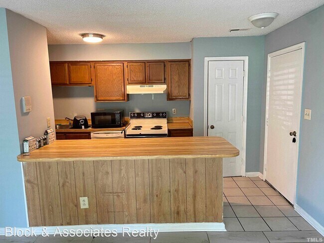 Building Photo - 2 br, 2 bath House - 1300-103 Park Glen Dr.