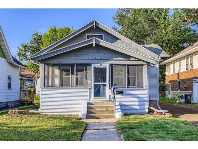 Primary Photo - 1683 Minnehaha Ave E