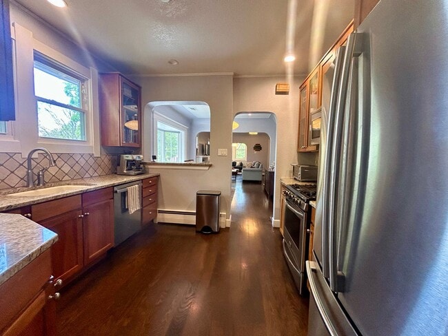 Building Photo - $0 DEPOSIT OPTION. 3BED/2BATH CHARMING HOM...
