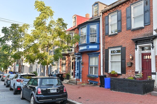 Building Photo - 426 1/2 Boas Street