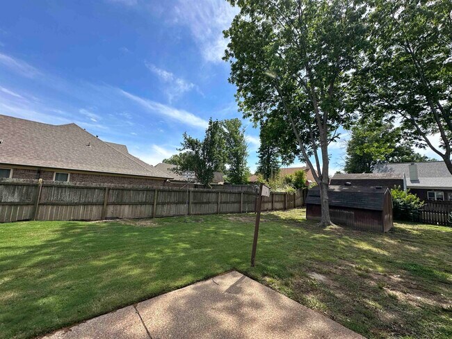 Building Photo - 3510 Sara Woods Dr